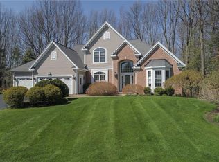 12 Claret Dr, Fairport, NY 14450