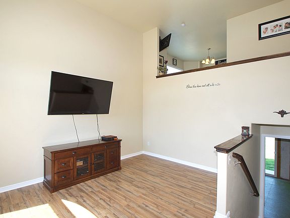 3rd image of 3176 W 5625 S