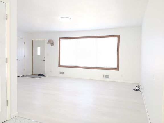 4th image of 2210 Ivy Ave E