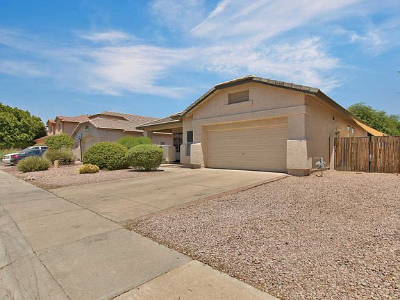3rd image of 1139 N Arroyo Ln