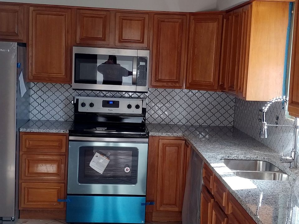 1st image of 810 Sandalwood Dr