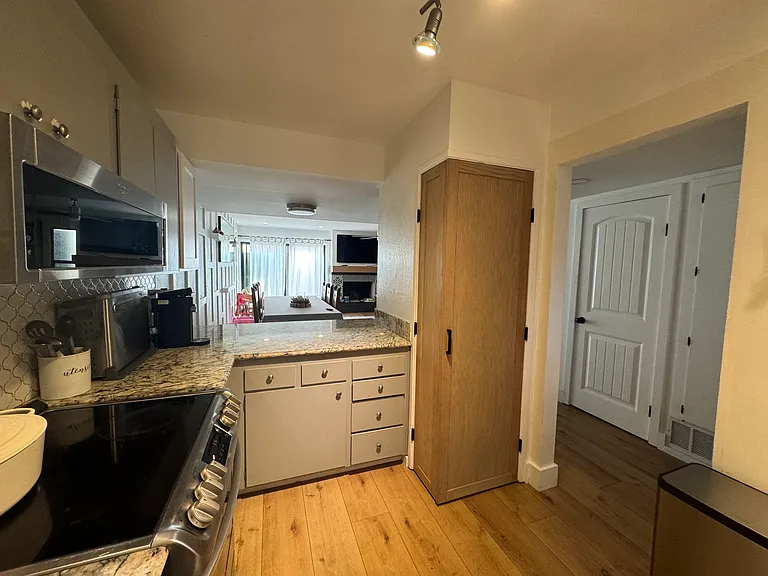 4339 Loma Riviera Ct — Photo 8