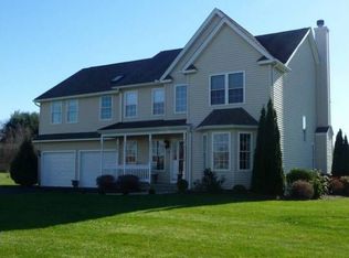 16 Deer Run, Enfield, CT 06082