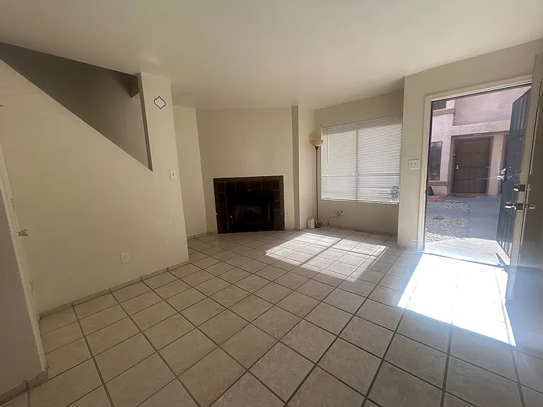 3044 E Beck Ln #5 — Photo 2