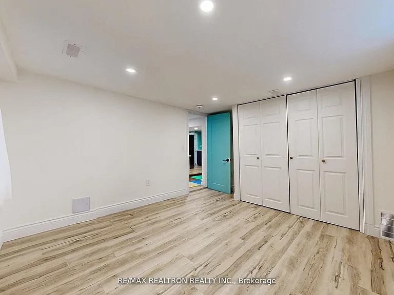 757 Srigley St — Photo 9