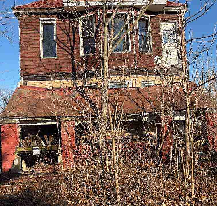 3496 Belvidere