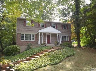 102 Vineyard Rd, Huntington, NY 11743