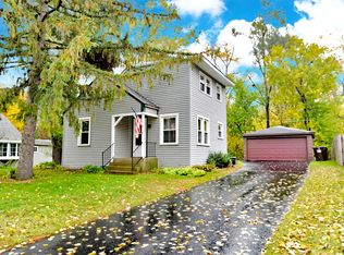 318 Northern Ct, Island Lake, IL 60042