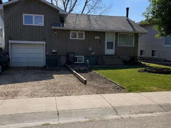 9319 N 103rd Ave, Grande Prairie, AB T8V 1B2