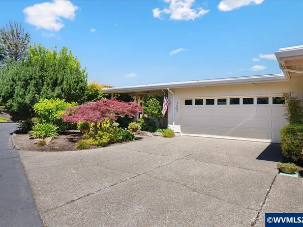 3403 Country Club Dr S, Salem, OR 97302
