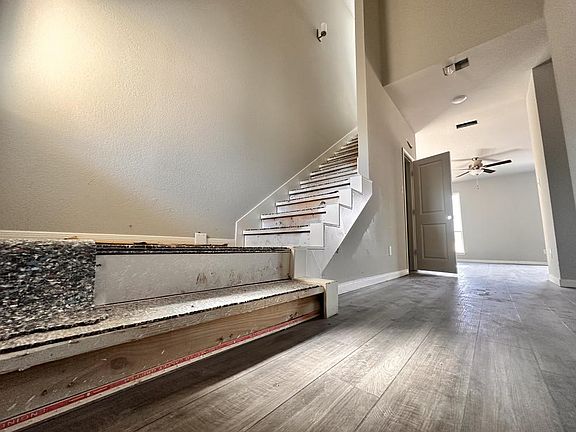 3rd image of 1601 Elise Ave