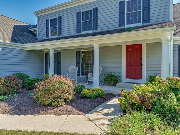 3rd image of 5835 Rushwood Dr