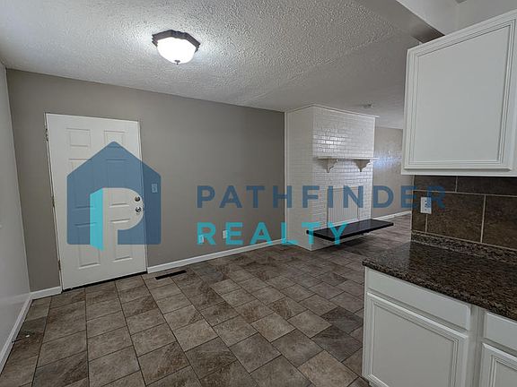 5th image of 302 Stubbs Dr
