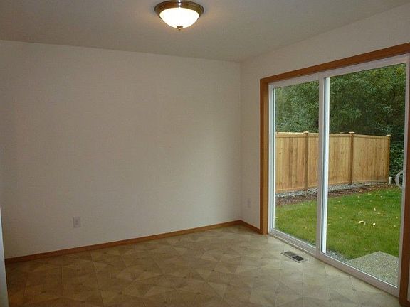 5th image of 432 Green Acres Pl