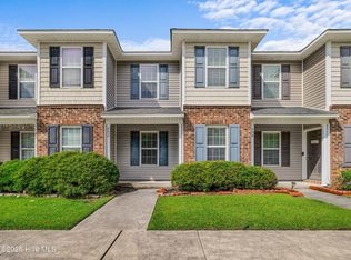 402 Falls Cv, Jacksonville, NC 28546