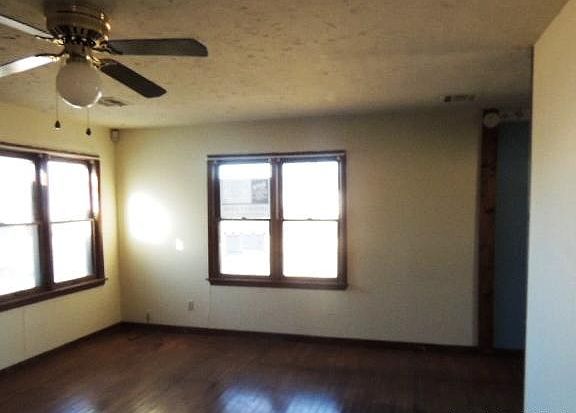 5th image of 3910 NW 26th St