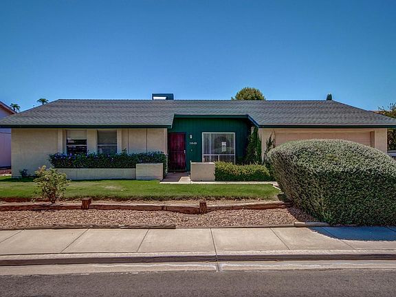 3rd image of 3049 E Edgewood Ave