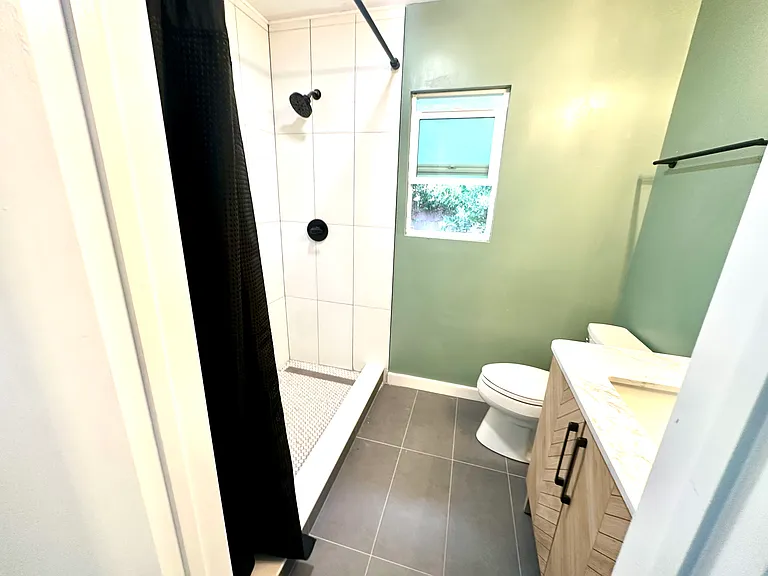 13505 Wilkie Ave — Photo 8
