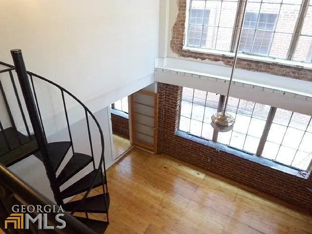 190 Walker St SW #201 — Photo 7