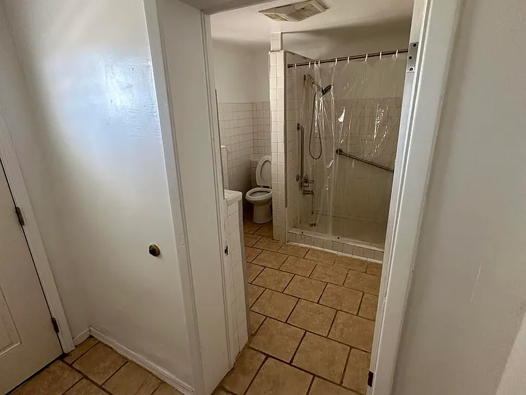 902 Orange St — Photo 14