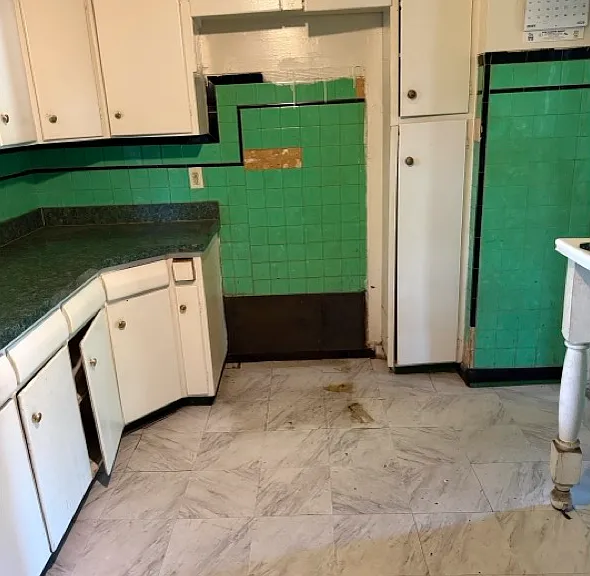 20419 Yonka St — Photo 11