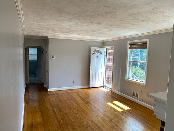 3rd image of 572 Edmondson Ave