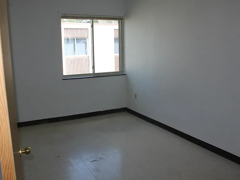 918 Main St #25 — Photo 16