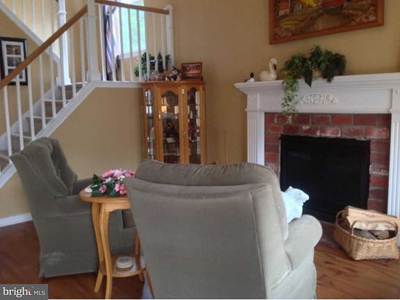 3rd image of 141 Redden Ln