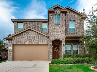 1120 Edgewater Dr, Azle, TX 76020