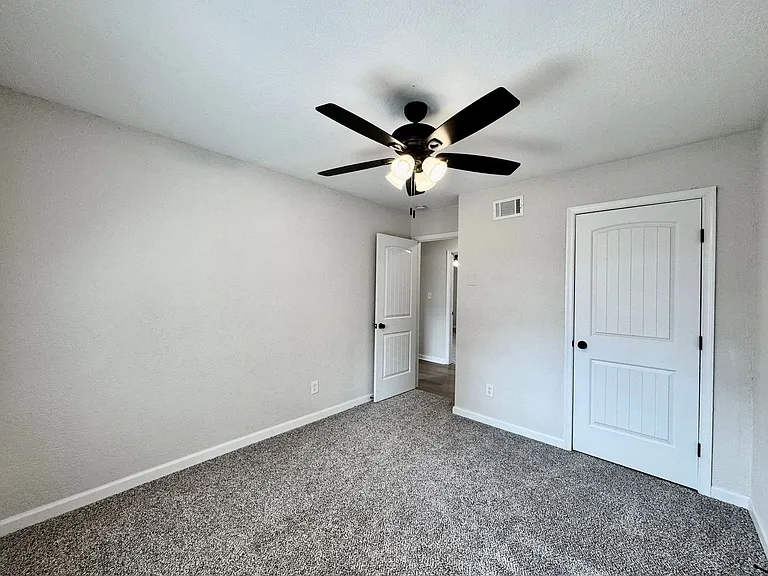 4512 Whitechapel Ct — Photo 31