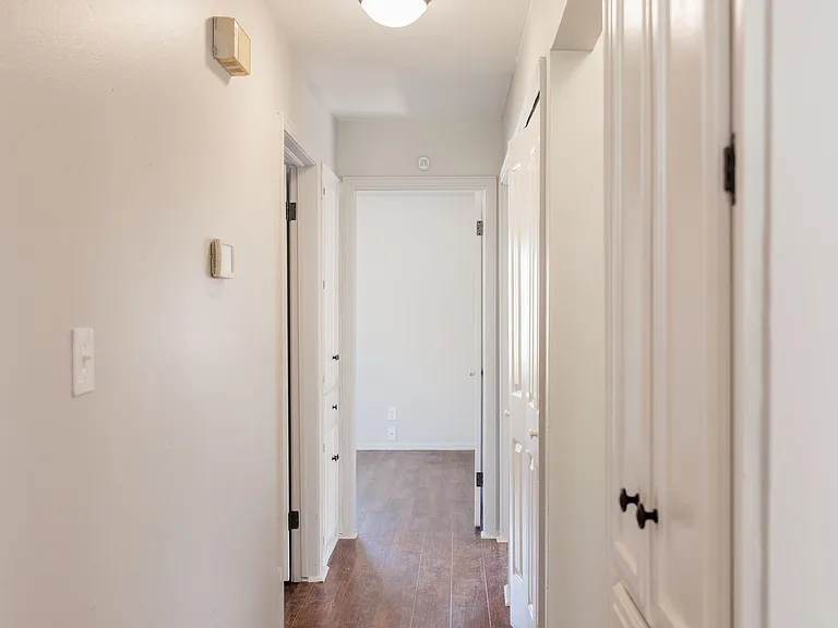 10517 N McKinley Ave — Photo 7