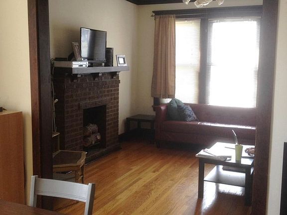 3rd image of 3635 N Wolcott Ave