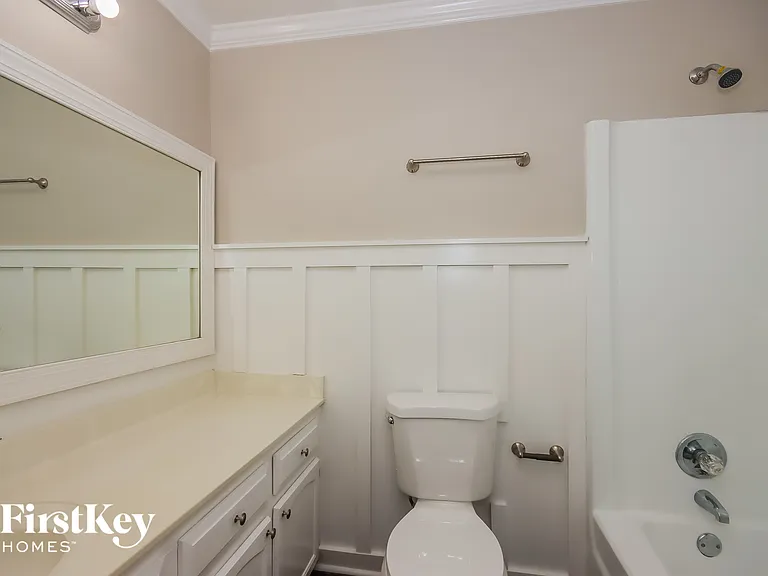 4440 Huntington Dr — Photo 10