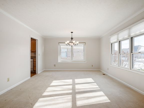 5th image of 5756 Kensington Way S