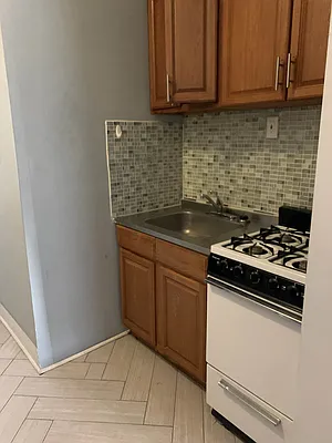 Rented by Limestone Realty Bklyn, LLC | media 29