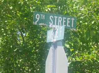 104 9th St, Apalachicola, FL 32320