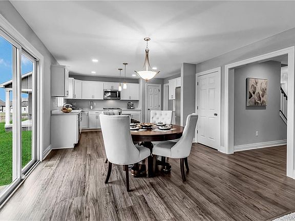 4th image of 40 Deepwood Pl