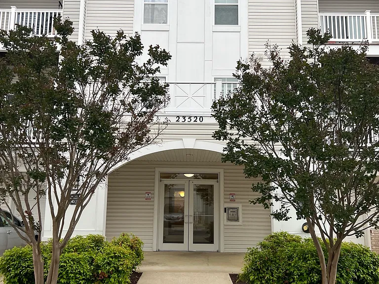 23520 Franklin D Roosevelt Blvd #404 — Photo 1