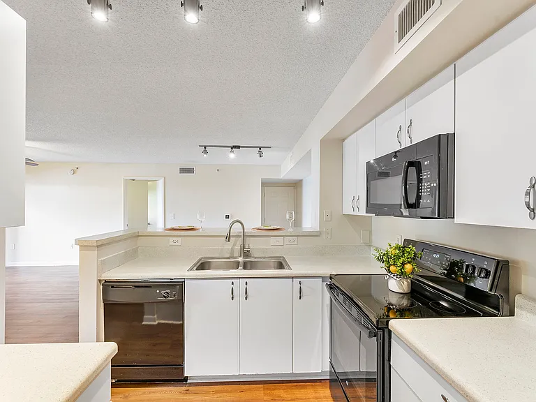 Coquina Cove Apartments — Photo 106