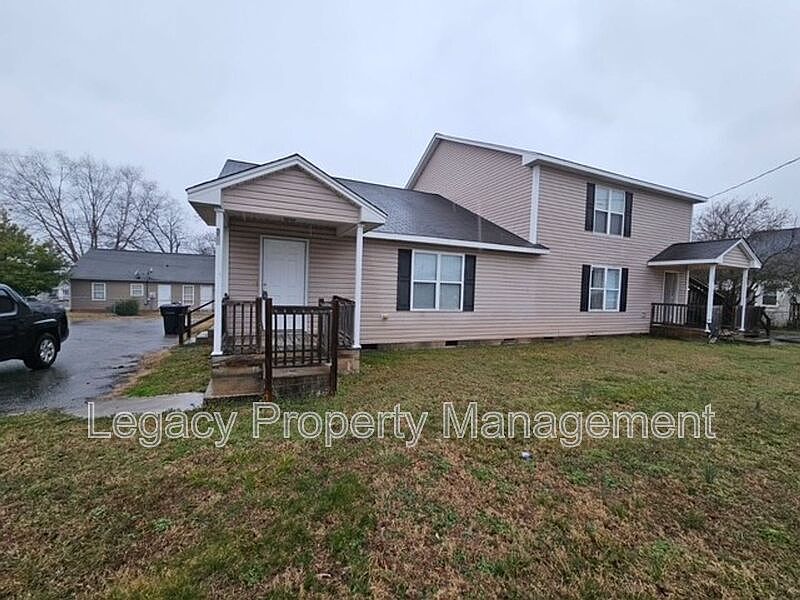 1st image of 531 S Anthony St