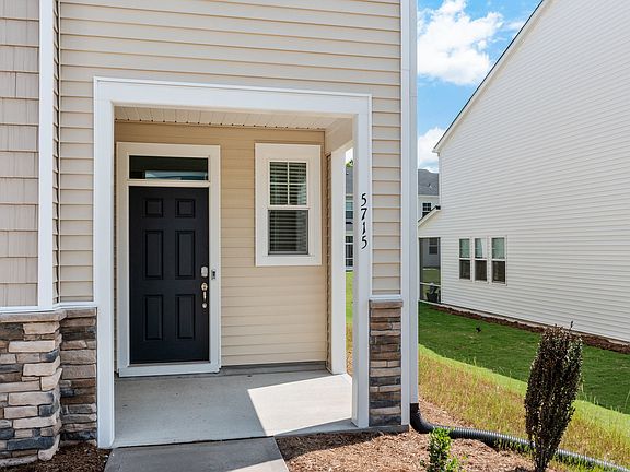 3rd image of 5715 Woodlawn Dr