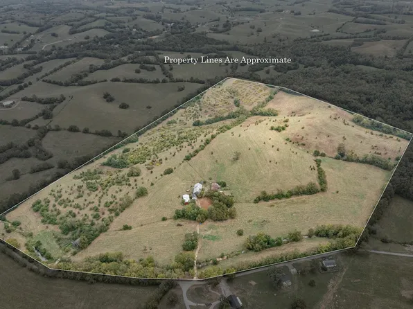706 Stone Rd, Paris, KY 40361