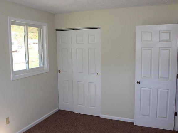 4th image of 281 Joliet Ave