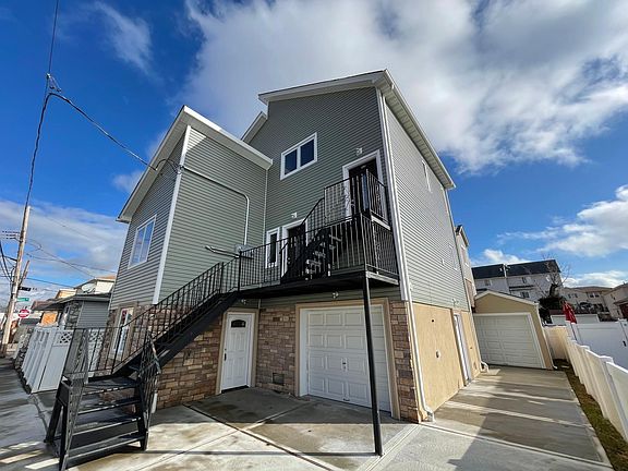 2nd image of 126 Boundary Ave #B