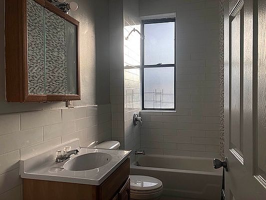 5th image of 555 W 171st St #63A