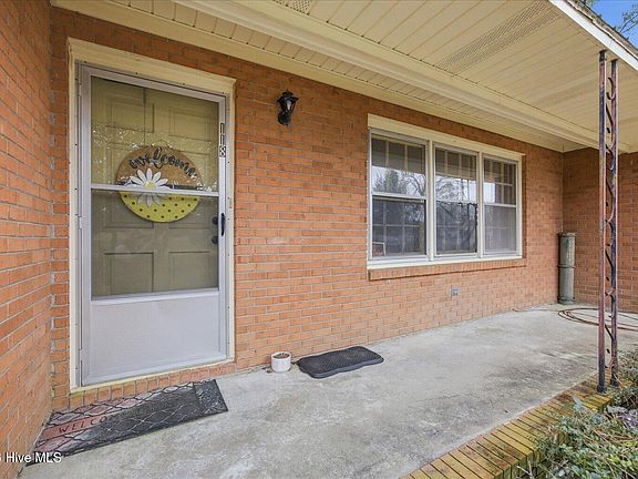 2nd image of 118 Dogwood Lane