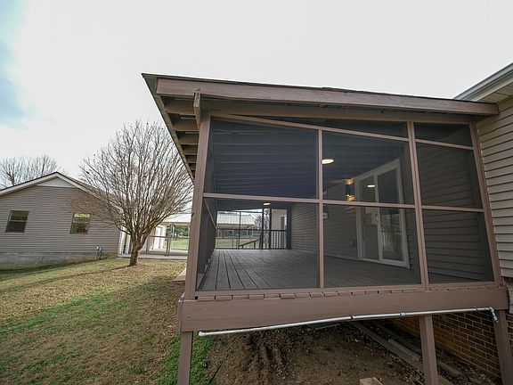 5th image of 783 N Farm Ct