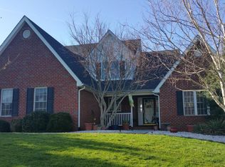 125 Doe Dr, Roanoke, VA 24012