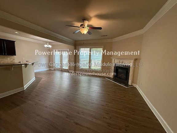 5th image of 1045 Township Cir