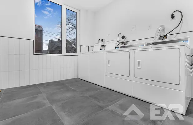 Rented by EXR | media 9